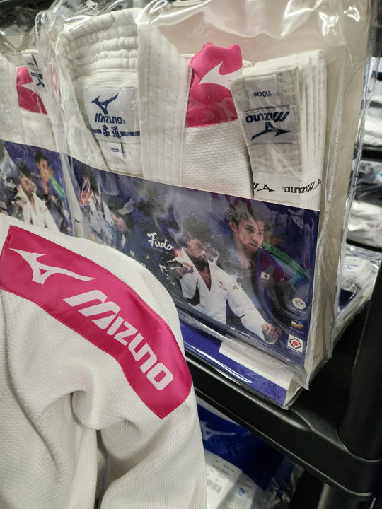 Mizuno Kodomo Roze schouderlabels